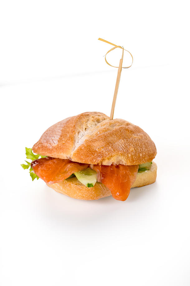 Круассан с семгой