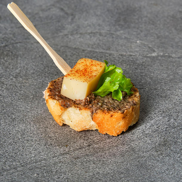 Канапе с грибами