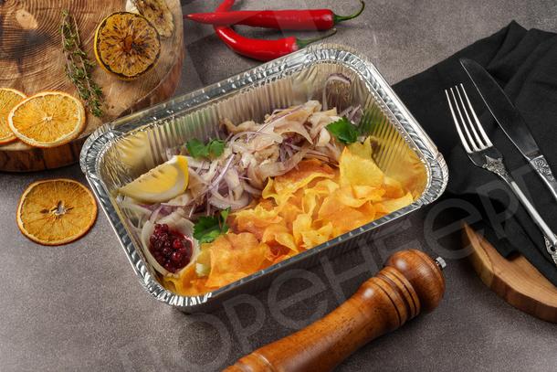 Сагудай из муксуна с моченой брусникой