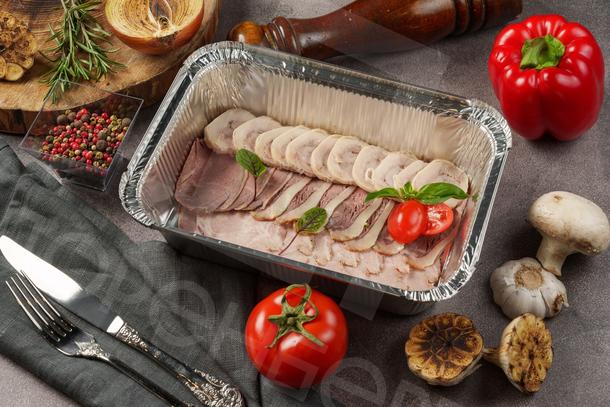 Мясное плато с соусами