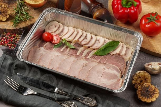 Мясное плато с соусами