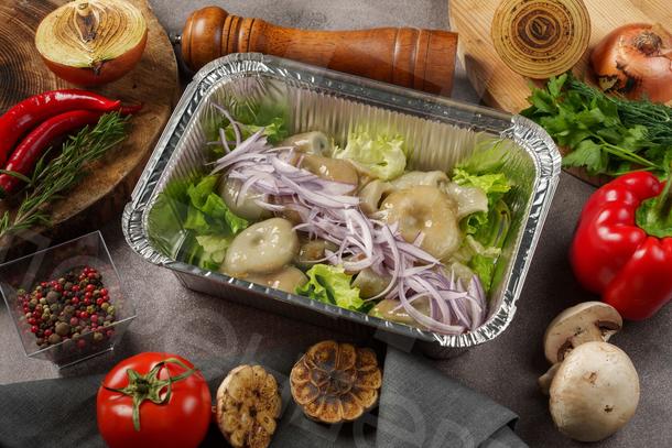 Грузди со сметаной и луком