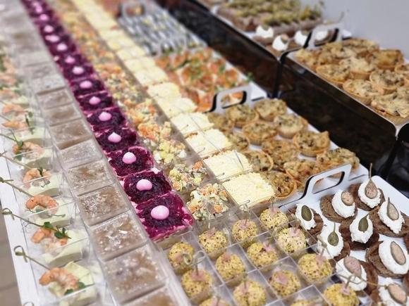 Фуршет на 40 персон в Иркутске