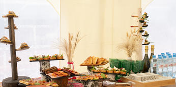 Фуршетный сет премиум с горячими закусками на 20 персон